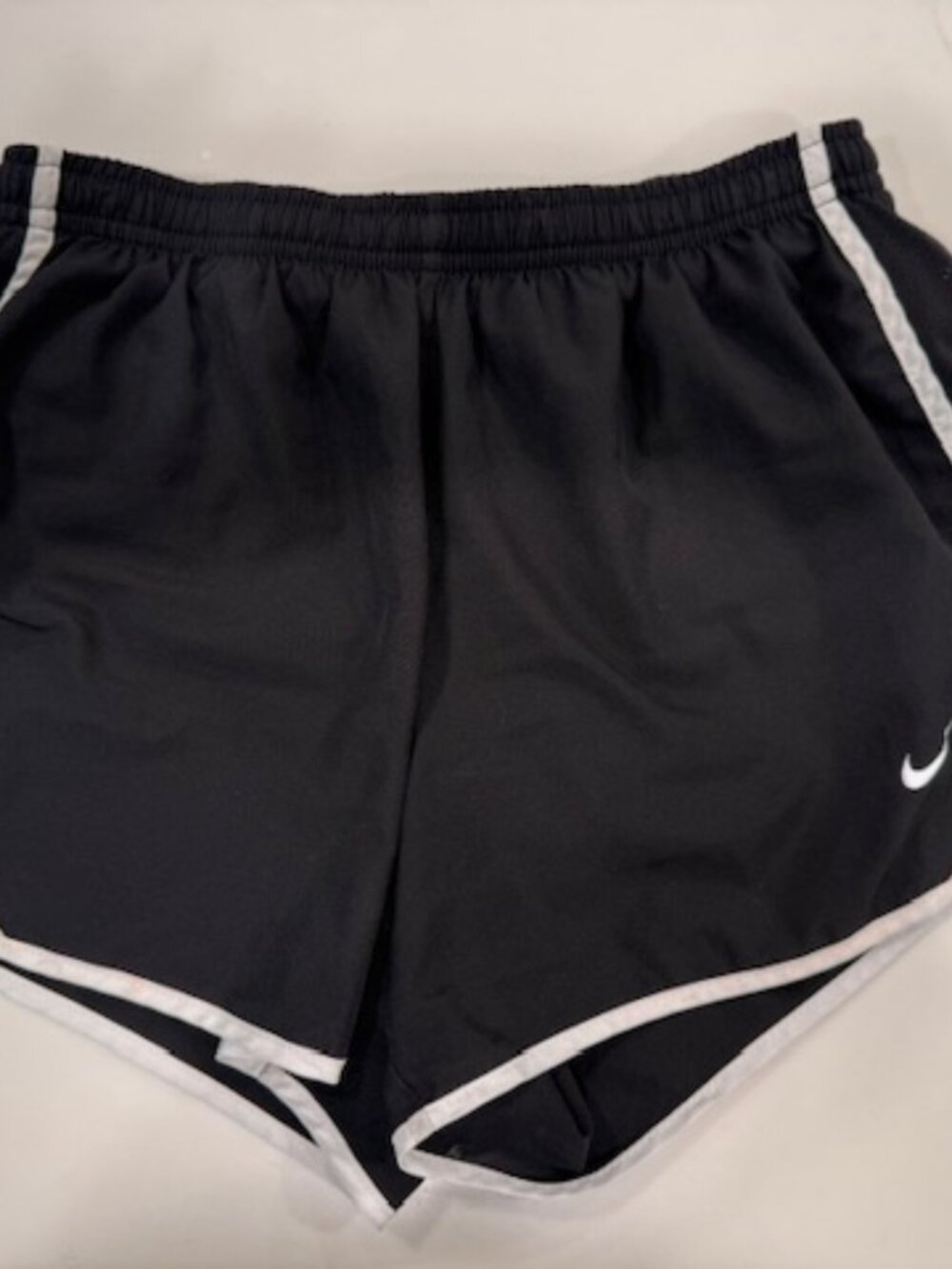 Nike Girls Tempo shorts size large